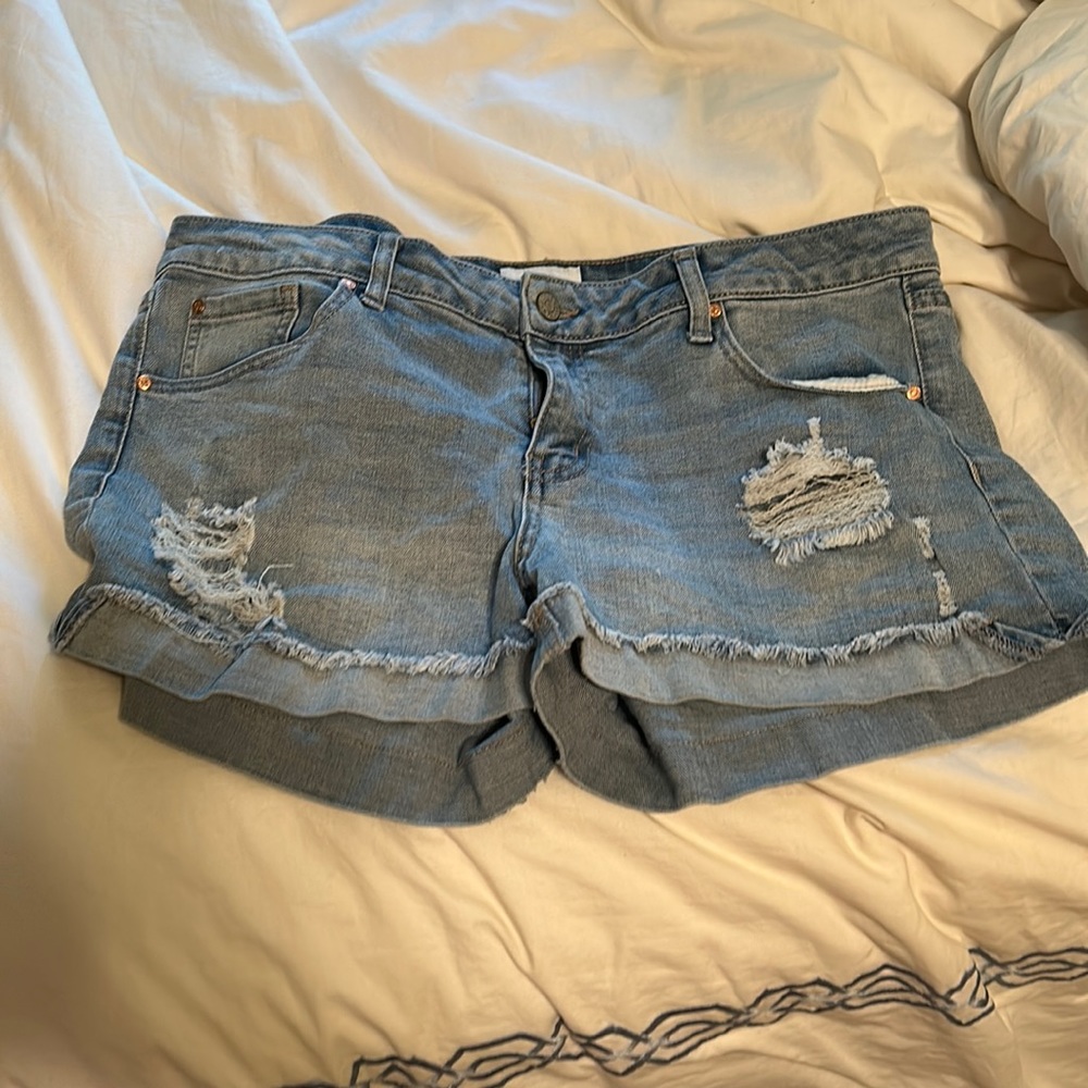 Celebrity pink jean shorts